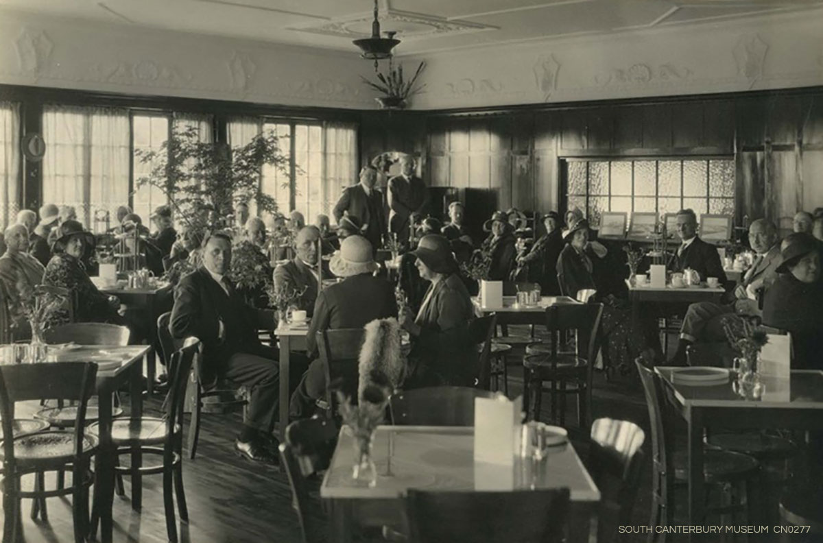 1935 Caroline Bay tearooms 1ao1h2n 1oos l CN 0277